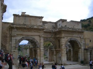 Poarta lui Mazeus si Mithridates