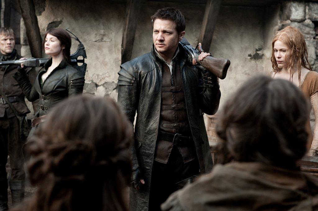 hansel-and-gretel-witch-hunters-gemma-arterton-jeremy-renner