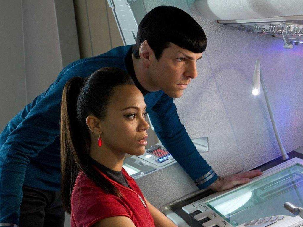 star-trek-into-darkness-zoe-saldana-zachary-quinto