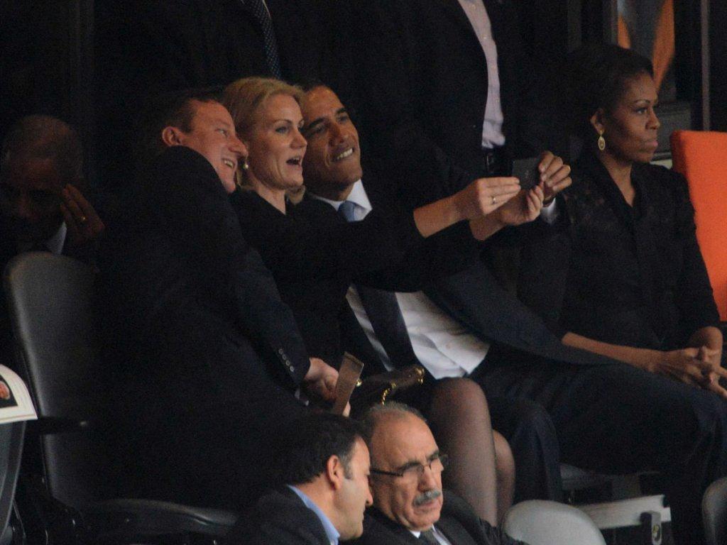 barack-obama-selfie