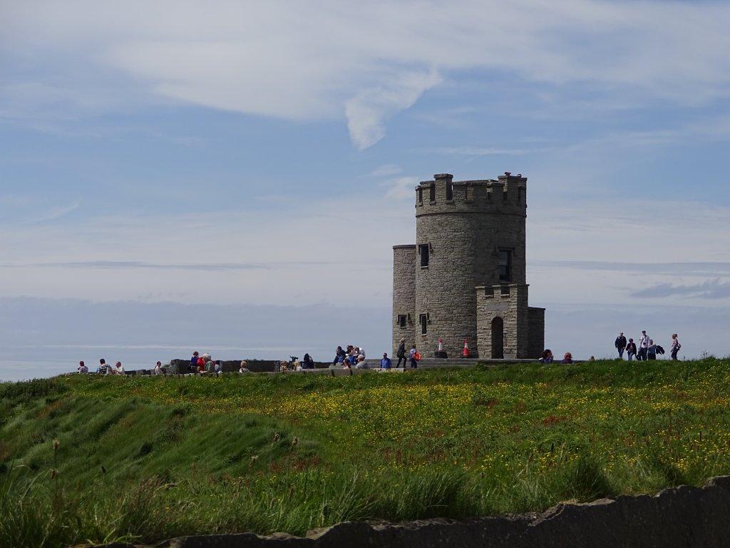 castel langa stancile Moher pe coasta de vest a Irlandei