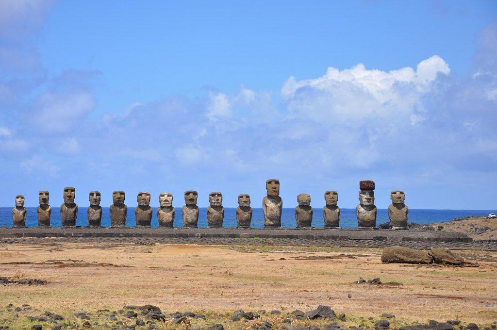 153534-statuile-moai-din-insula-pastelui-4