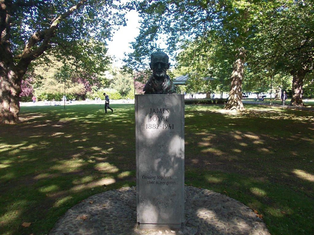 Bust Joyce in parcul St. Stephen's