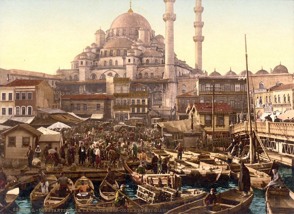 Flickr_-_…trialsanderrors_-_Yeni_Cami_and_Eminönü_bazaar,_Constantinople,_Turkey,_ca._1895